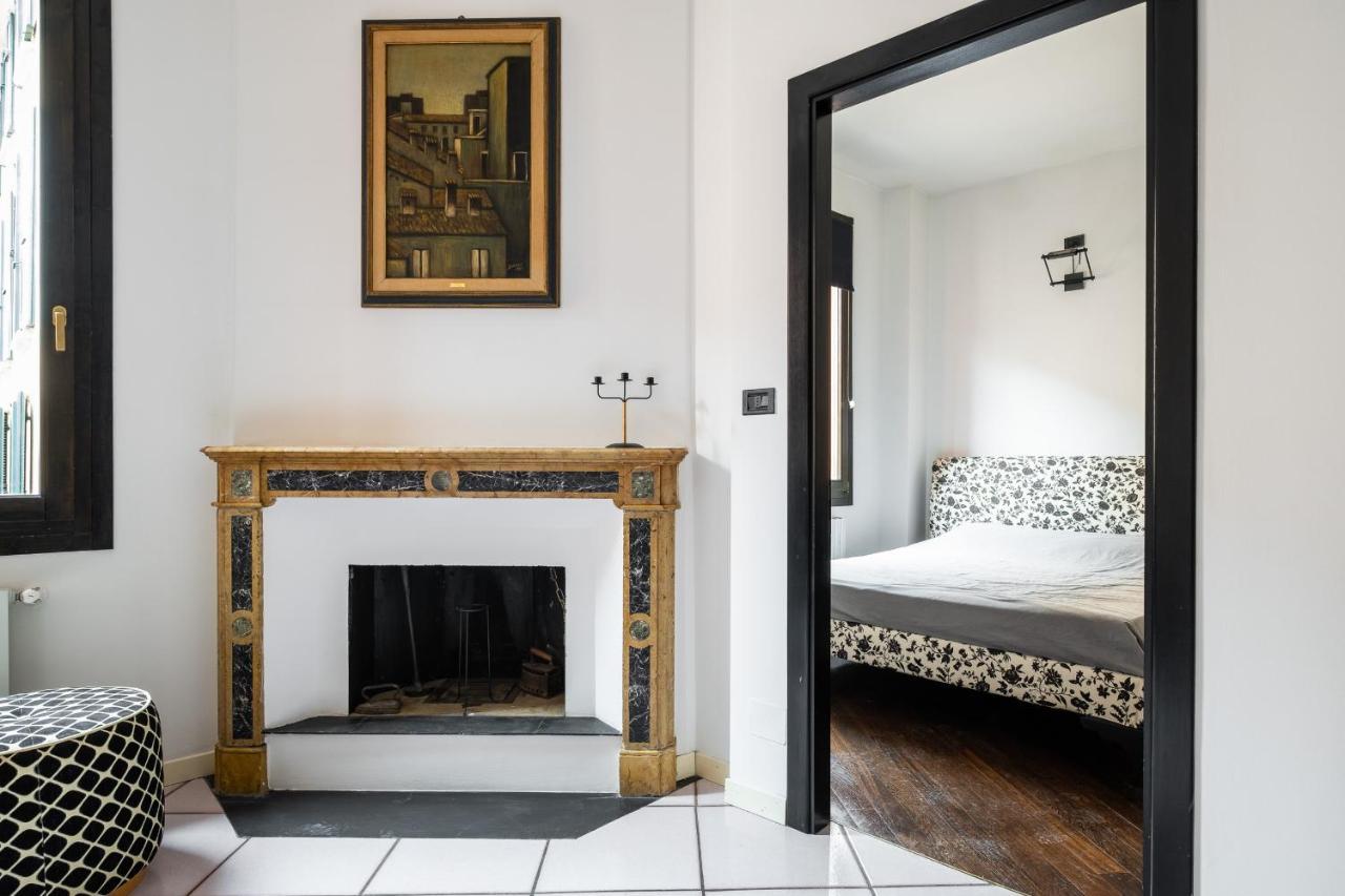 Torre Dell'Orologio Apartment By Wonderful Italy ボローニャ エクステリア 写真