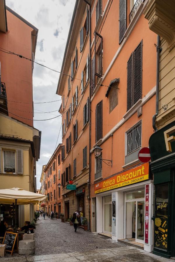 Torre Dell'Orologio Apartment By Wonderful Italy ボローニャ エクステリア 写真