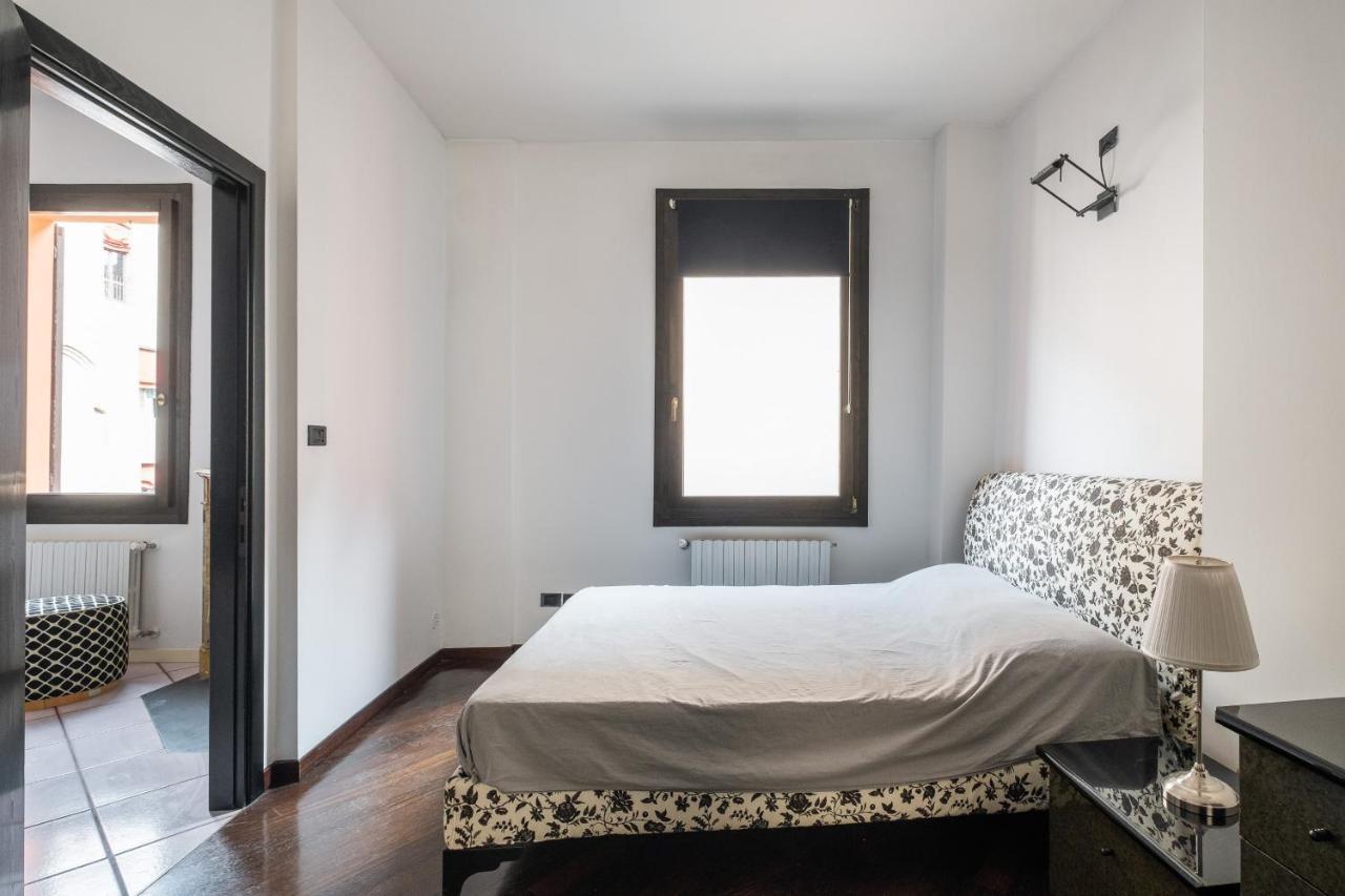 Torre Dell'Orologio Apartment By Wonderful Italy ボローニャ エクステリア 写真