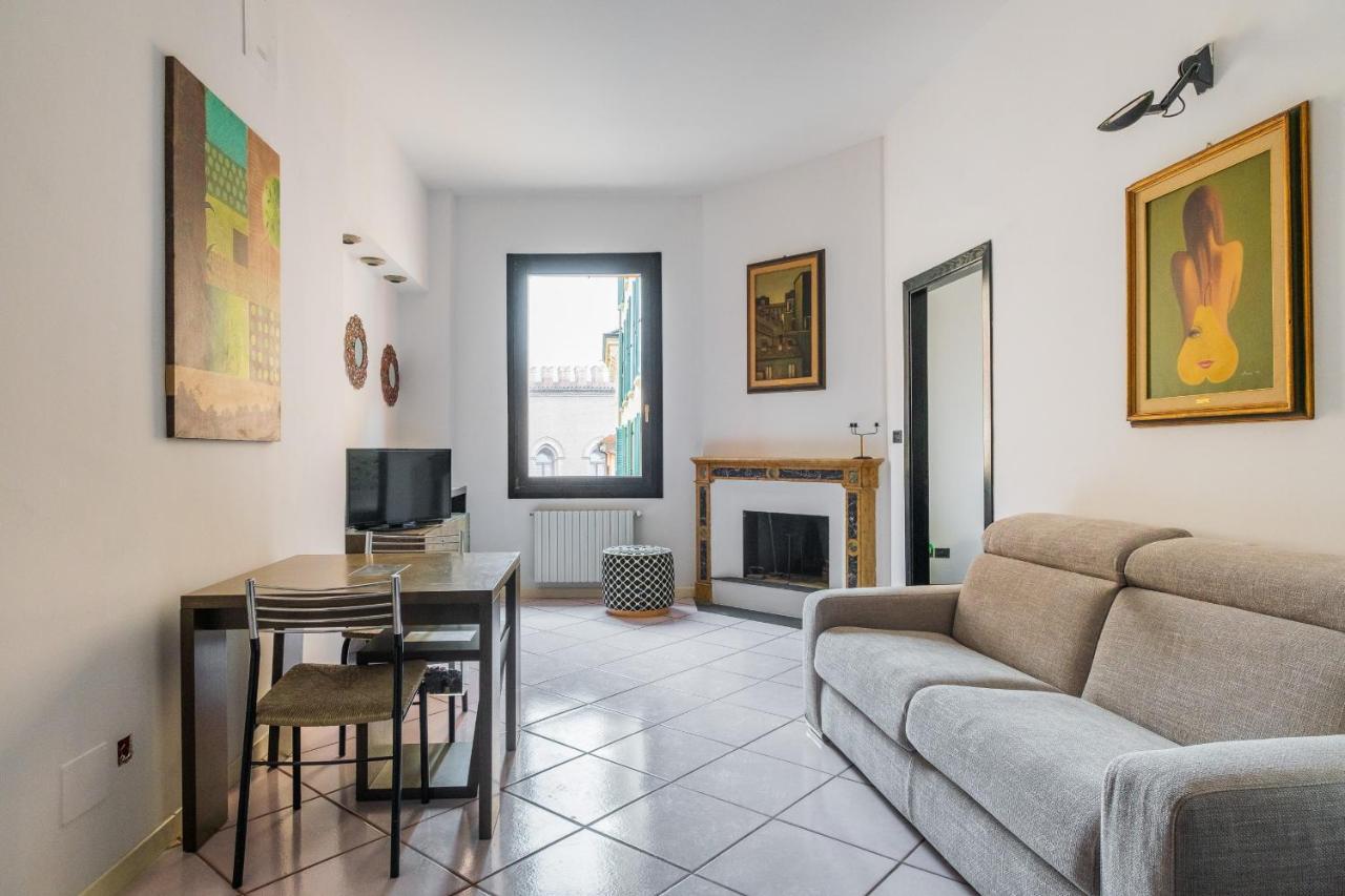 Torre Dell'Orologio Apartment By Wonderful Italy ボローニャ エクステリア 写真