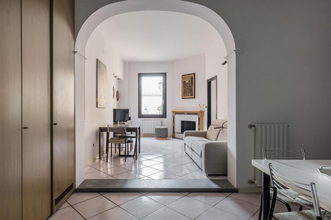 Torre Dell'Orologio Apartment By Wonderful Italy ボローニャ エクステリア 写真
