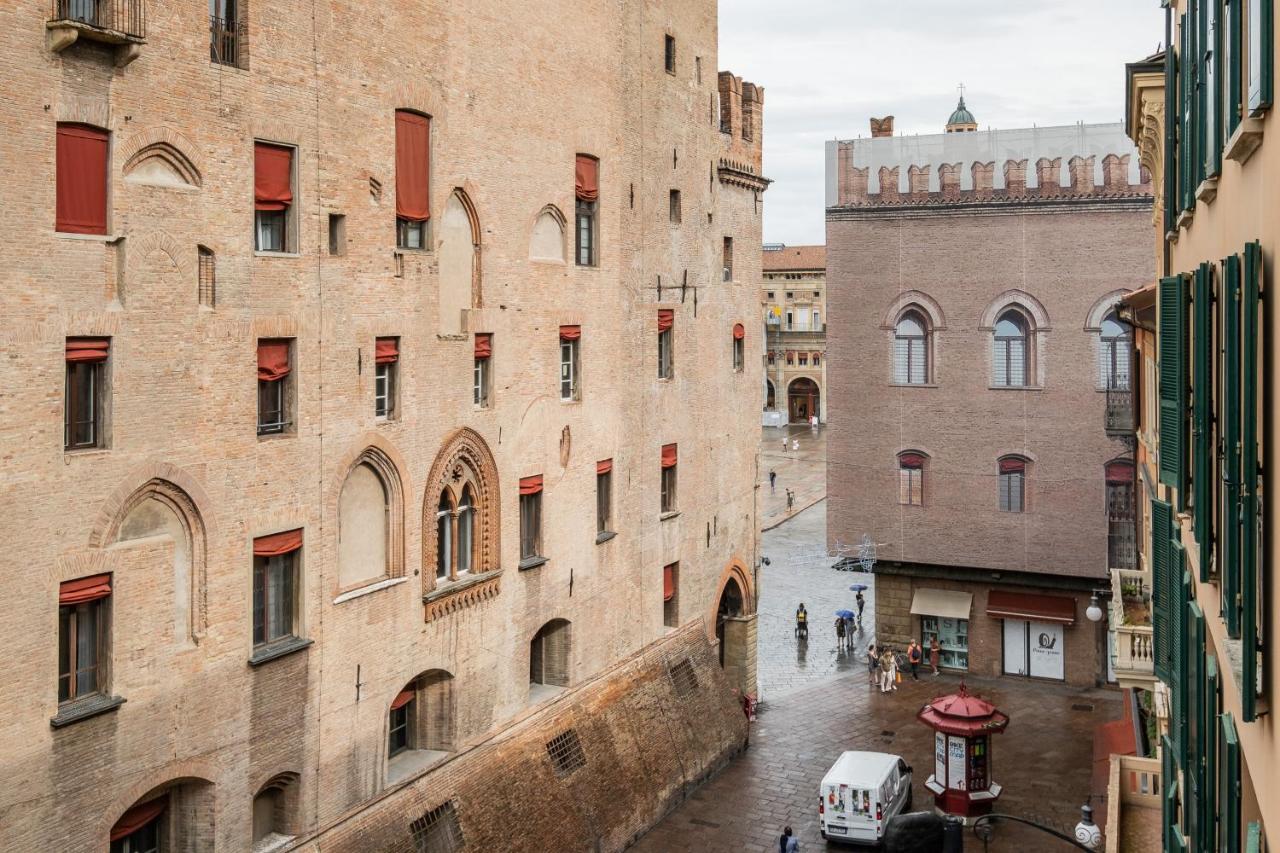 Torre Dell'Orologio Apartment By Wonderful Italy ボローニャ エクステリア 写真